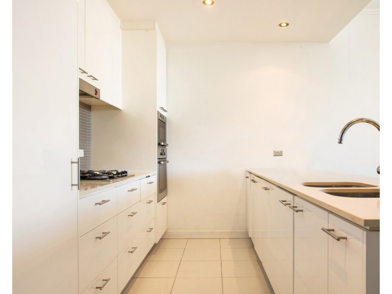 1804/33 T E Peters Drive ‘Freshwater Point’, Broadbeach Waters QLD 4218