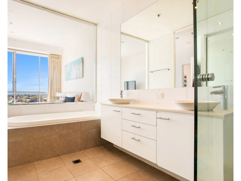 1804/33 T E Peters Drive ‘Freshwater Point’, Broadbeach Waters QLD 4218