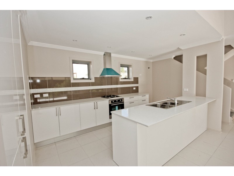 37a Diamantina Circuit, Pacific Pines QLD 4211