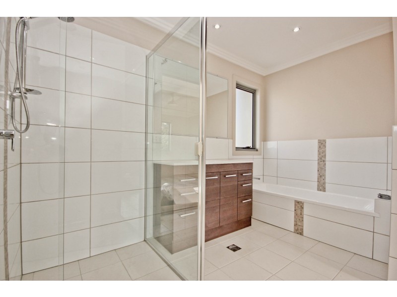 37a Diamantina Circuit, Pacific Pines QLD 4211