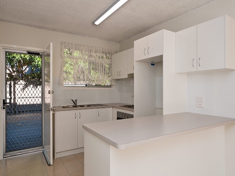 2/120 Stanhill Drive, Surfers Paradise QLD 4217