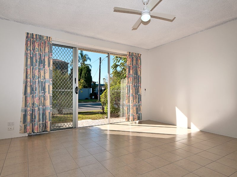 2/120 Stanhill Drive, Surfers Paradise QLD 4217