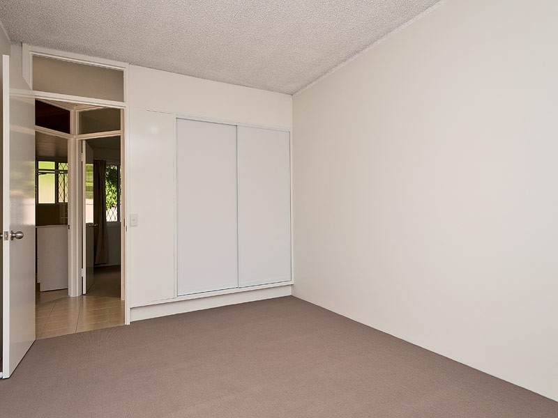 2/120 Stanhill Drive, Surfers Paradise QLD 4217