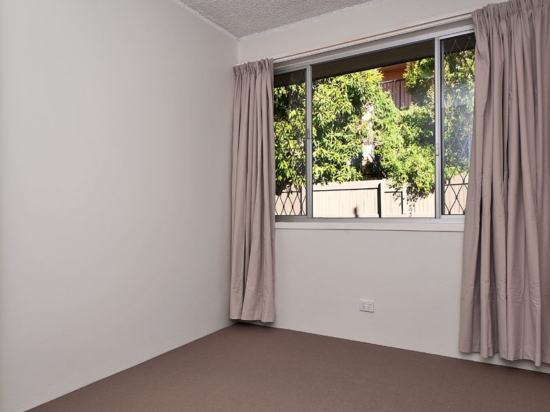 2/120 Stanhill Drive, Surfers Paradise QLD 4217