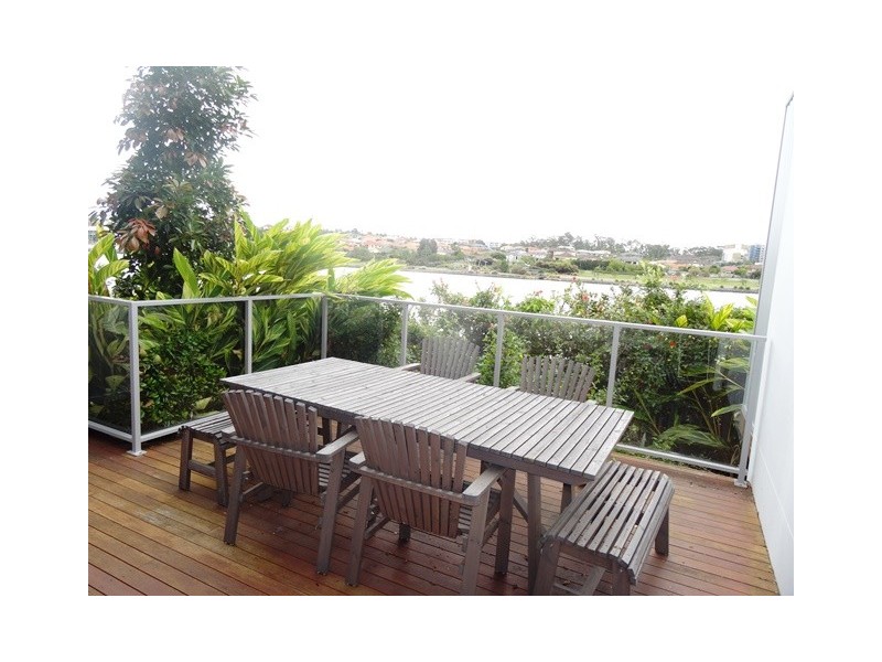 11 South Bay Drive, Varsity Lakes QLD 4227