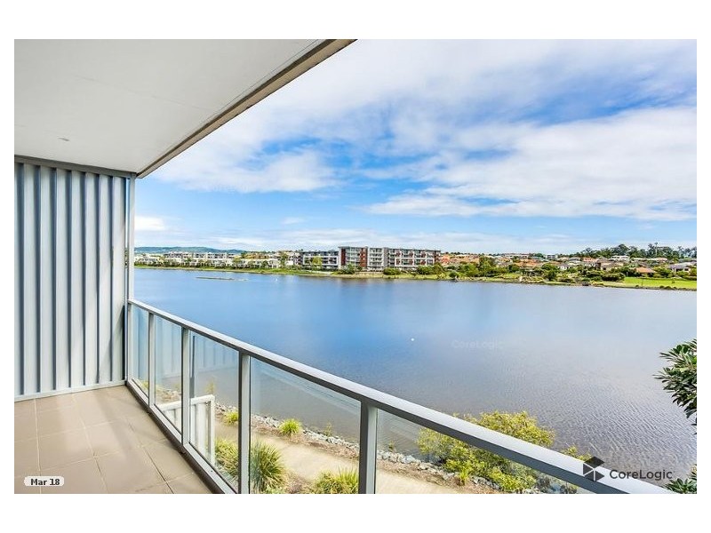 11 South Bay Drive, Varsity Lakes QLD 4227