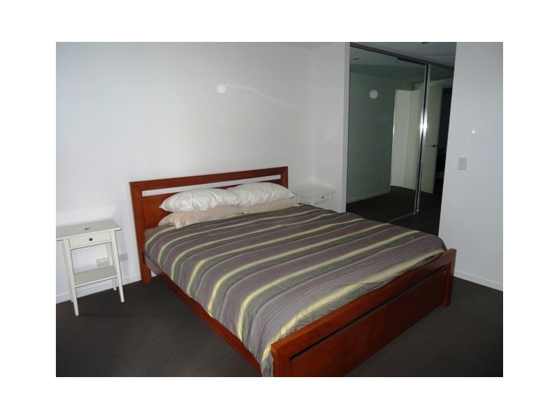 11 South Bay Drive, Varsity Lakes QLD 4227