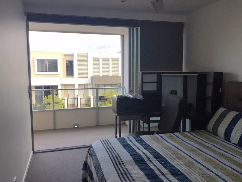 11 South Bay Drive, Varsity Lakes QLD 4227