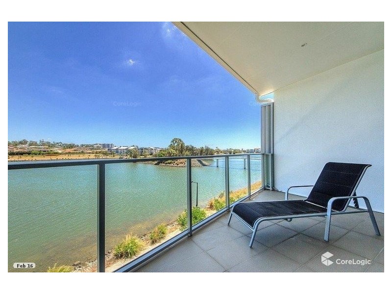 11 South Bay Drive, Varsity Lakes QLD 4227