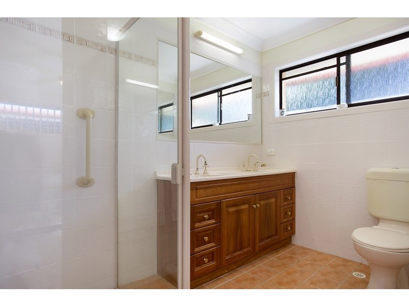 11 Forster Avenue, Sorrento QLD 4217