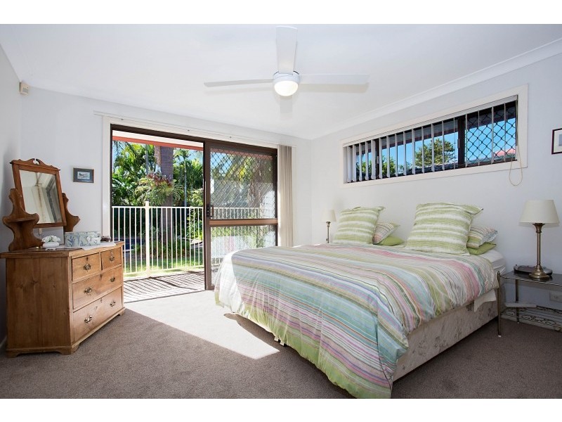 11 Forster Avenue, Sorrento QLD 4217