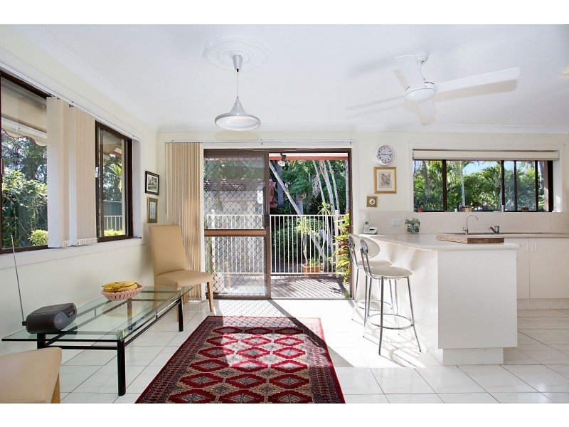 11 Forster Avenue, Sorrento QLD 4217