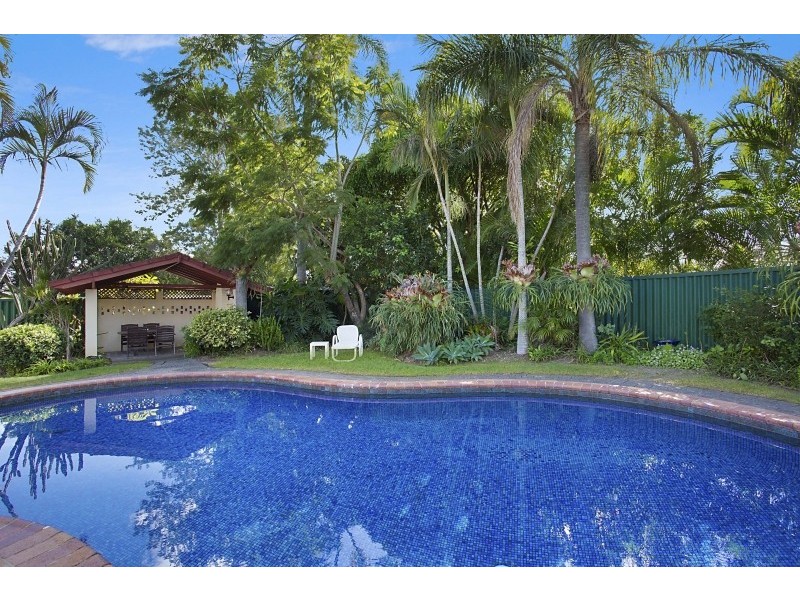 11 Forster Avenue, Sorrento QLD 4217