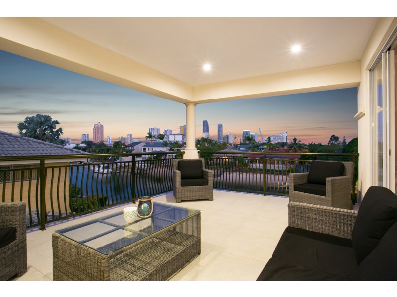 22 Andrea Avenue, Broadbeach Waters QLD 4218