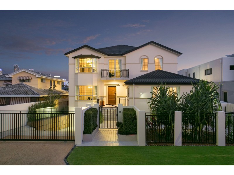 22 Andrea Avenue, Broadbeach Waters QLD 4218
