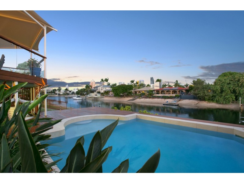 22 Andrea Avenue, Broadbeach Waters QLD 4218