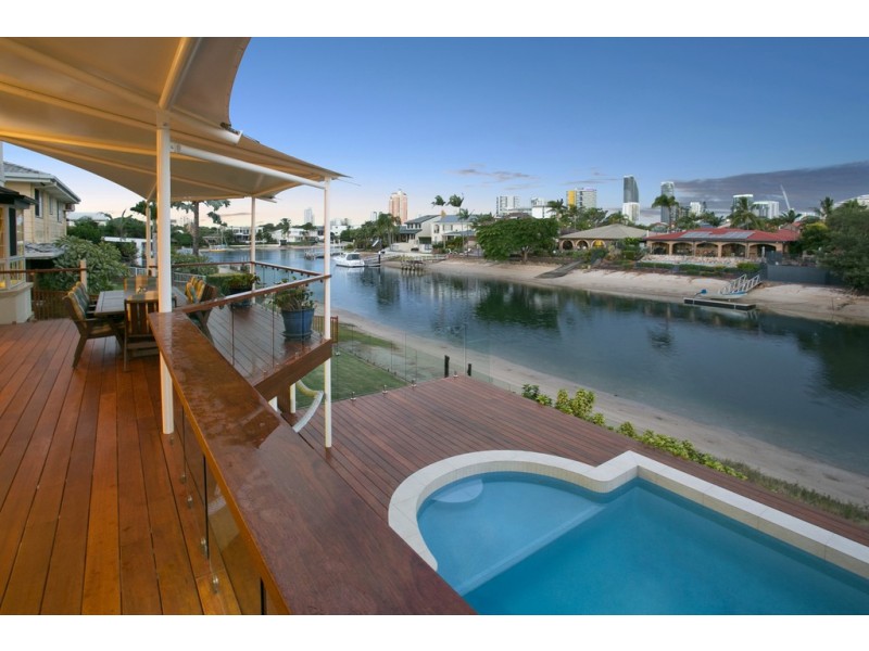 22 Andrea Avenue, Broadbeach Waters QLD 4218
