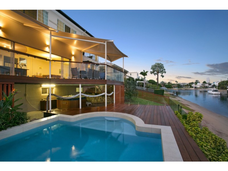22 Andrea Avenue, Broadbeach Waters QLD 4218
