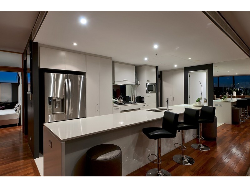 2103/230 Marine Parade, Labrador QLD 4215
