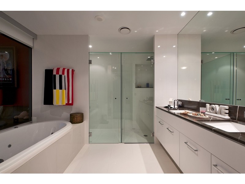 2103/230 Marine Parade, Labrador QLD 4215