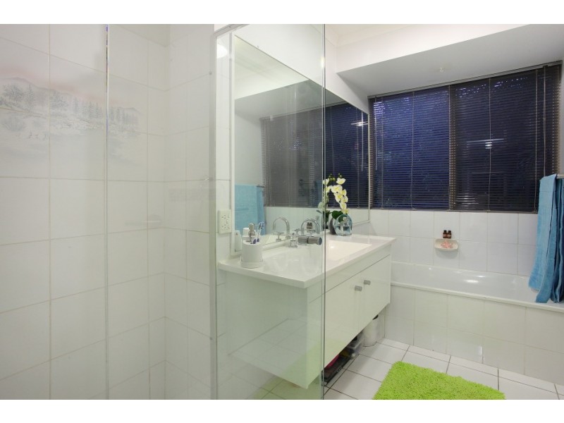 4 Widford Court, Carrara QLD 4211