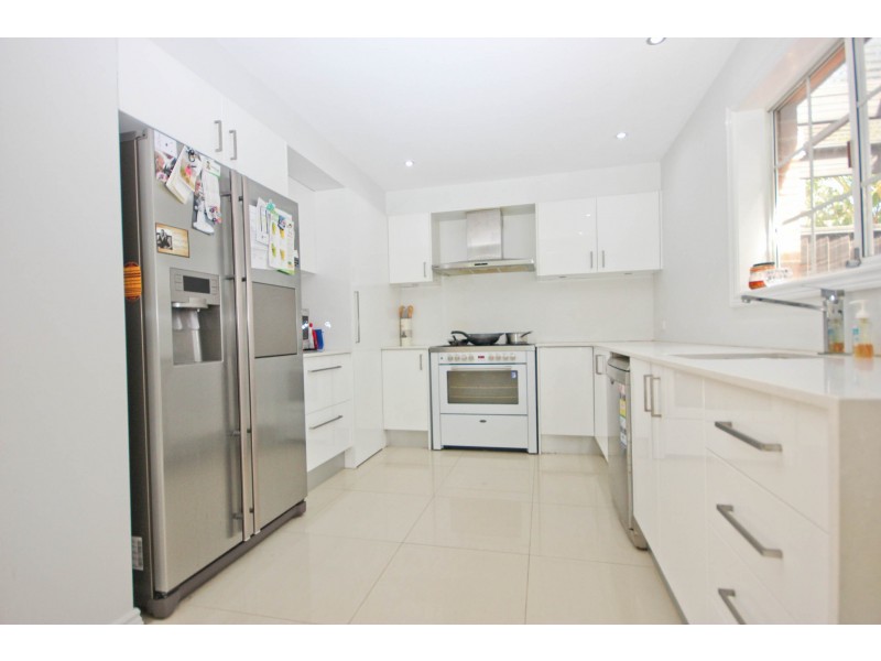 2/5 Dowling Drive, Southport QLD 4215