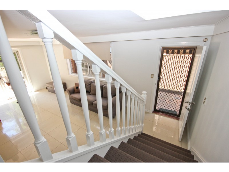 2/5 Dowling Drive, Southport QLD 4215