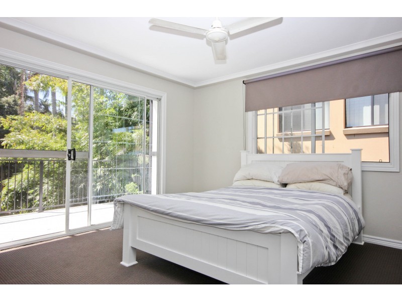 2/5 Dowling Drive, Southport QLD 4215