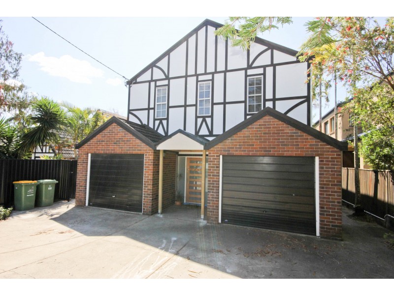 2/5 Dowling Drive, Southport QLD 4215