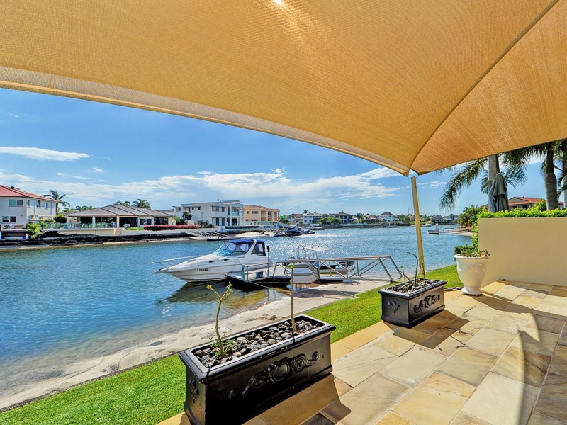 33/76 Bayview Street, Runaway Bay QLD 4216