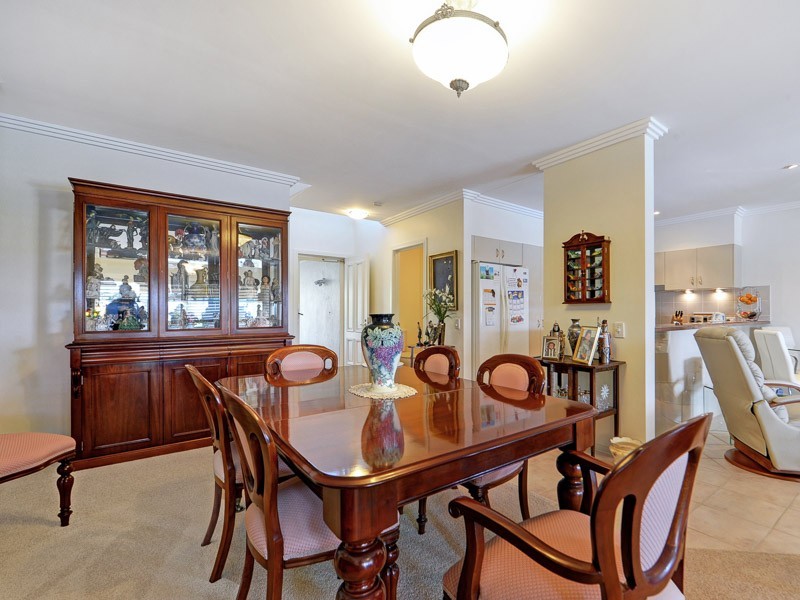 33/76 Bayview Street, Runaway Bay QLD 4216