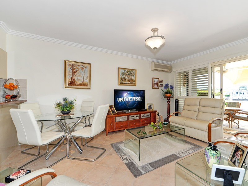 33/76 Bayview Street, Runaway Bay QLD 4216