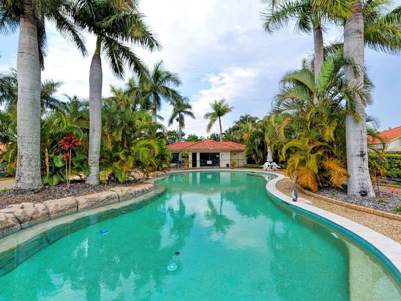 33/76 Bayview Street, Runaway Bay QLD 4216