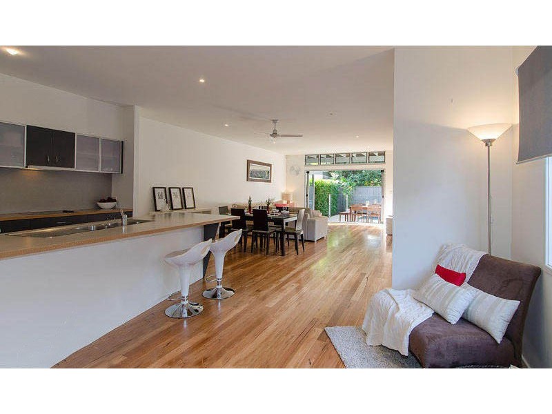 2/27 Norfolk Avenue, Surfers Paradise QLD 4217