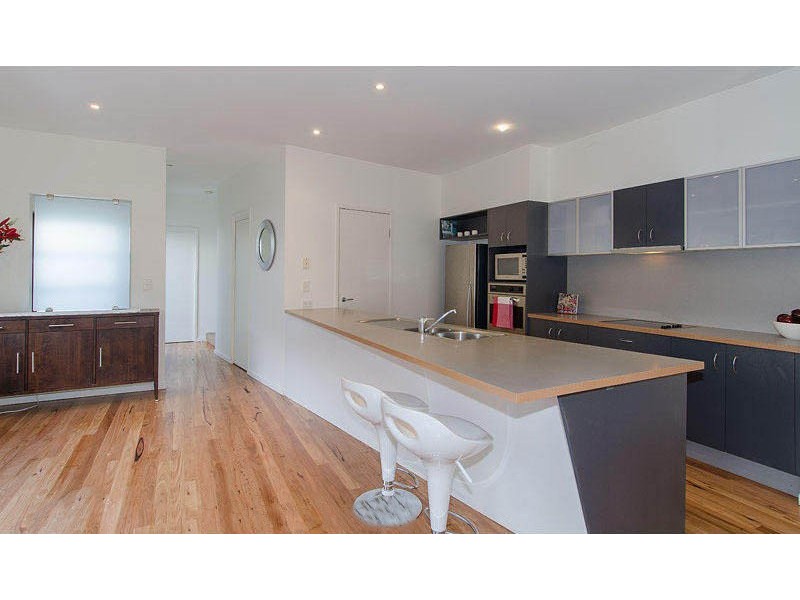 2/27 Norfolk Avenue, Surfers Paradise QLD 4217