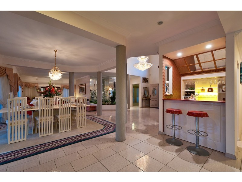 17 Tortuga Place, Clear Island Waters QLD 4226