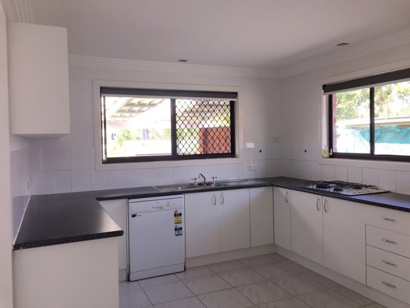 77 Lambros Drive, Benowa QLD 4217