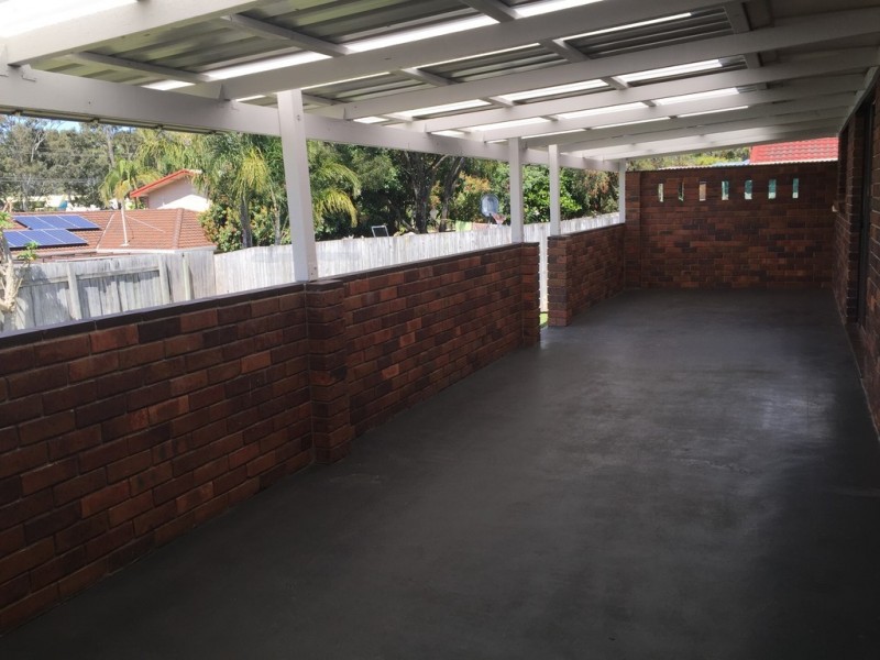 77 Lambros Drive, Benowa QLD 4217