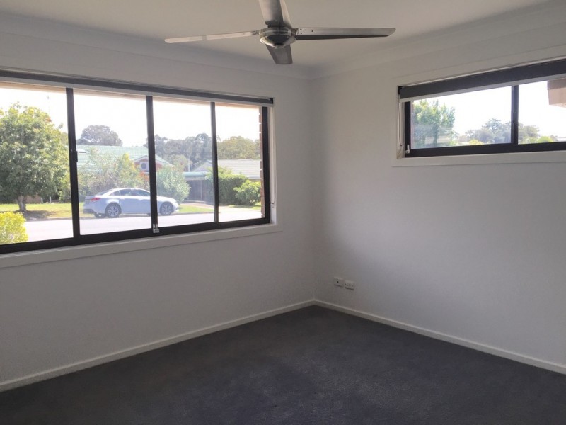 77 Lambros Drive, Benowa QLD 4217