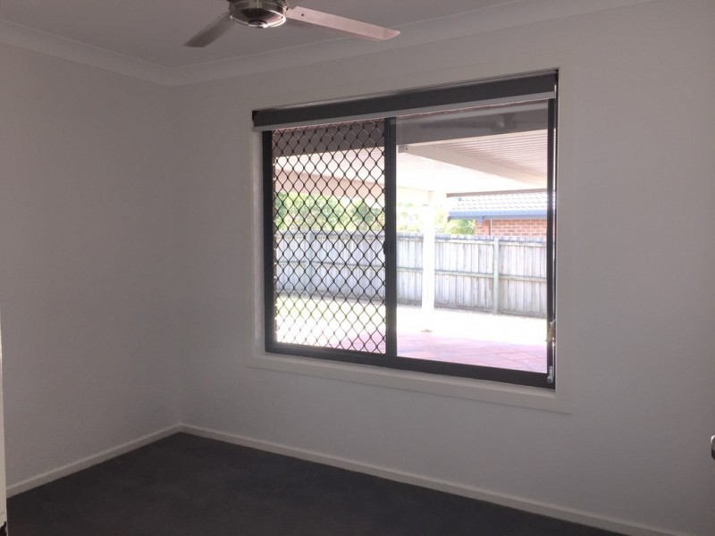 77 Lambros Drive, Benowa QLD 4217