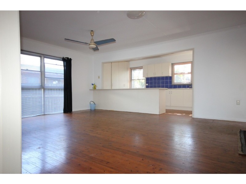 63 Robert st, Labrador QLD 4215