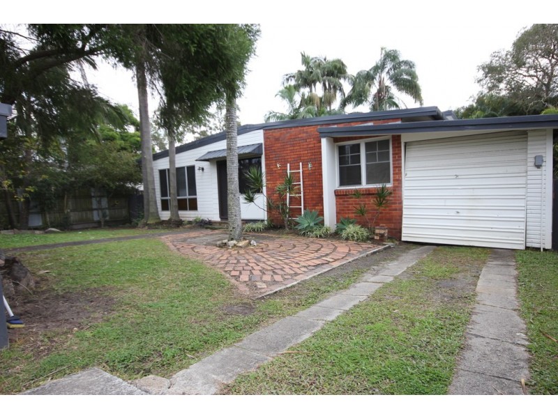 63 Robert st, Labrador QLD 4215