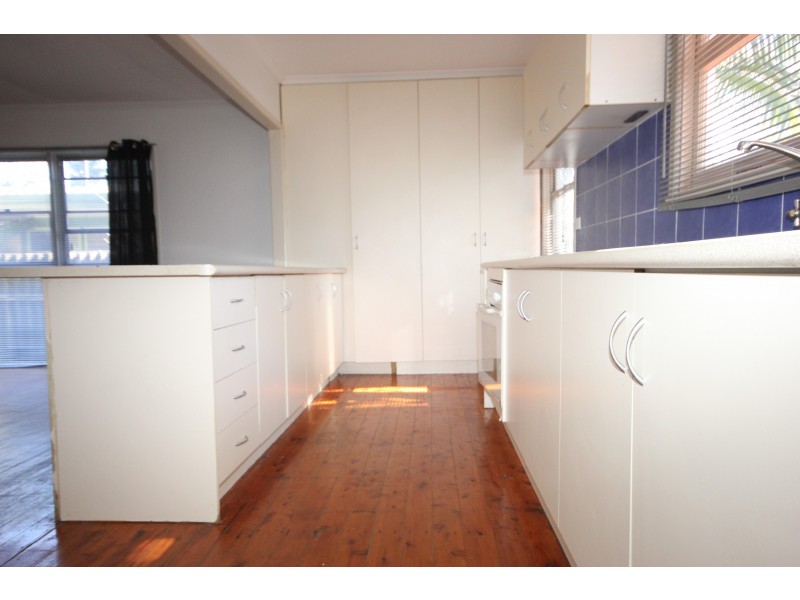 63 Robert st, Labrador QLD 4215