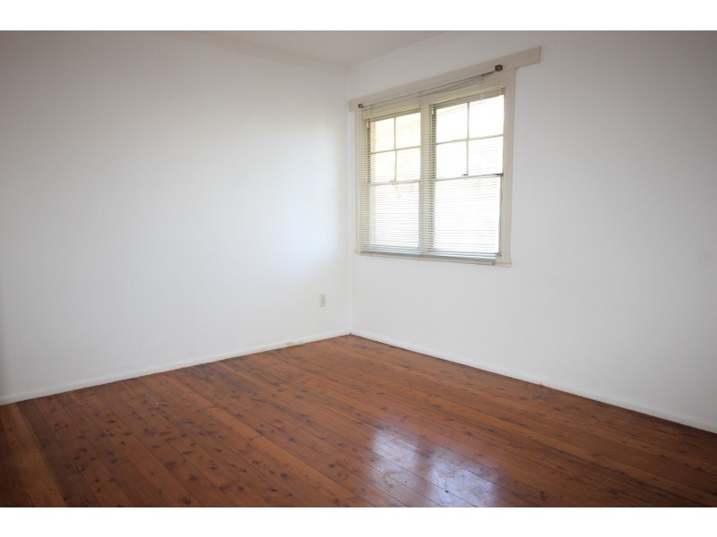 63 Robert st, Labrador QLD 4215