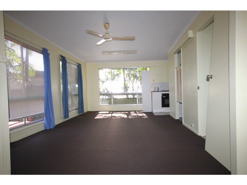 63 Robert st, Labrador QLD 4215