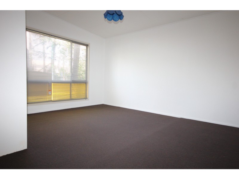 63 Robert st, Labrador QLD 4215