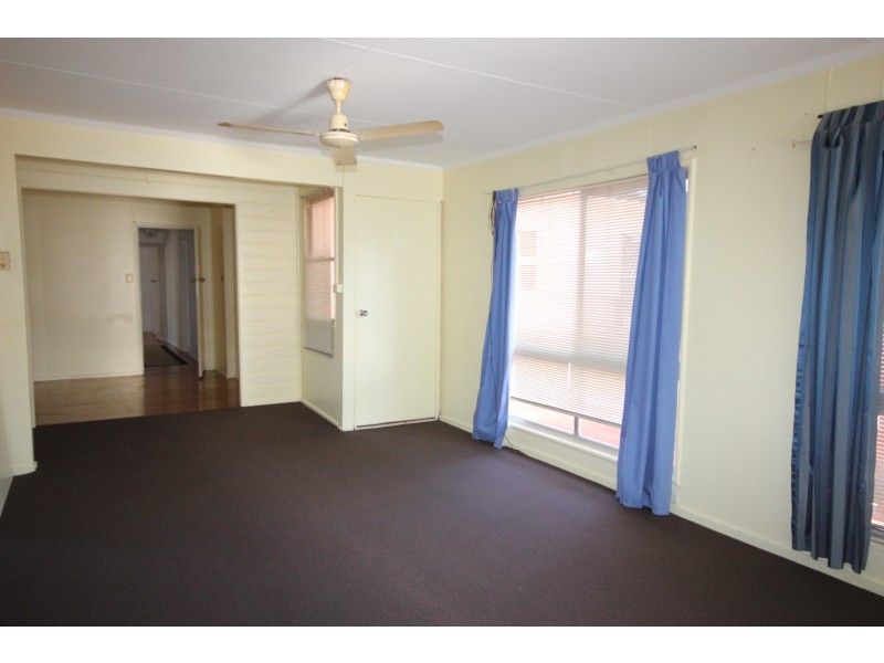 63 Robert st, Labrador QLD 4215