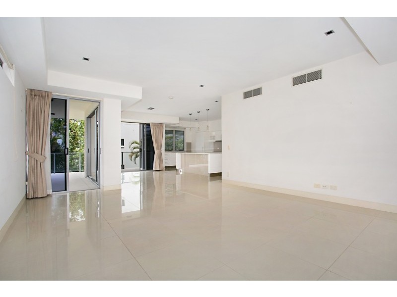 2/ 17 Anne Avenue, Broadbeach QLD 4218