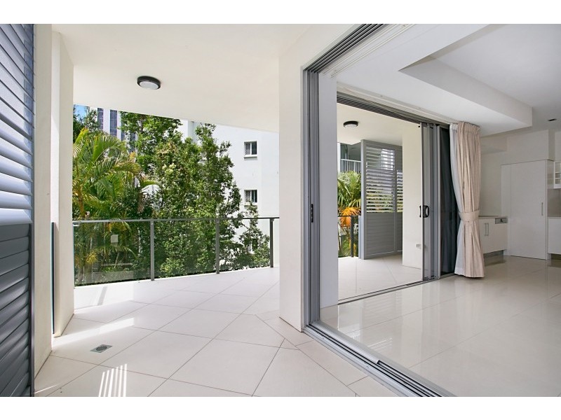 2/ 17 Anne Avenue, Broadbeach QLD 4218