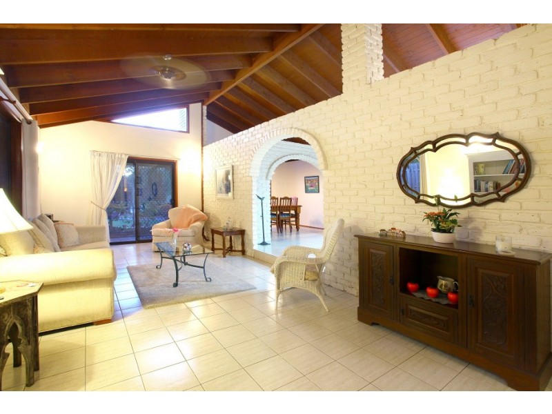 3 Queenscliff Crescent, Robina QLD 4226